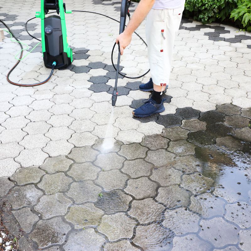RESIDENTIAL WINDOW CLEANING